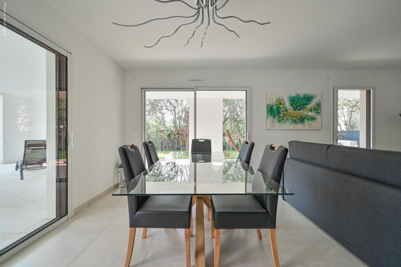 T3 Neuf – C13 - Jardin-Terrasse Et Piscine – Accès Direct Plages Et Centre Village Saint-Cyr-sur-Mer Esterno foto