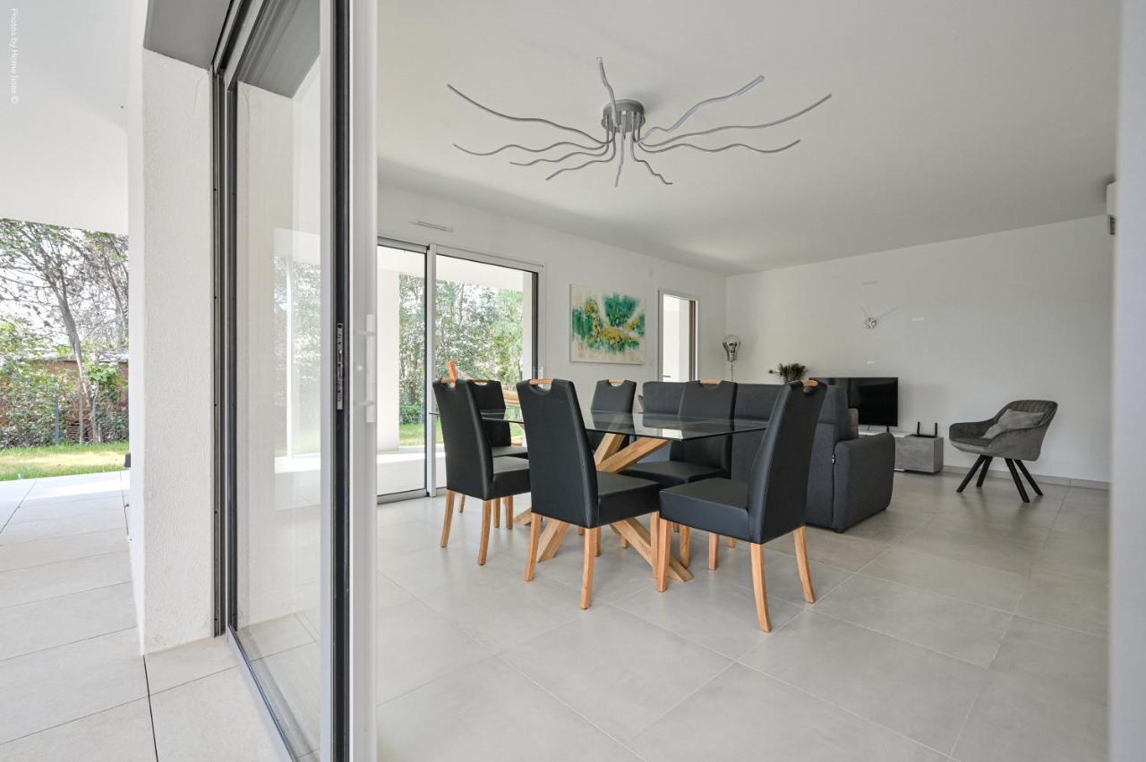 T3 Neuf – C13 - Jardin-Terrasse Et Piscine – Accès Direct Plages Et Centre Village Saint-Cyr-sur-Mer Esterno foto