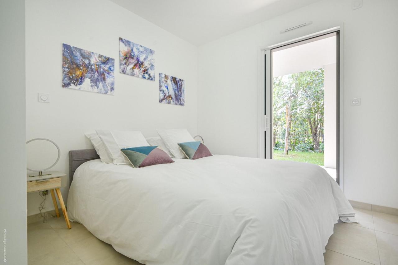 T3 Neuf – C13 - Jardin-Terrasse Et Piscine – Accès Direct Plages Et Centre Village Saint-Cyr-sur-Mer Esterno foto